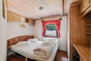 Гостевой дом Cabana Bucin Бучин Шале с одной спальней-9